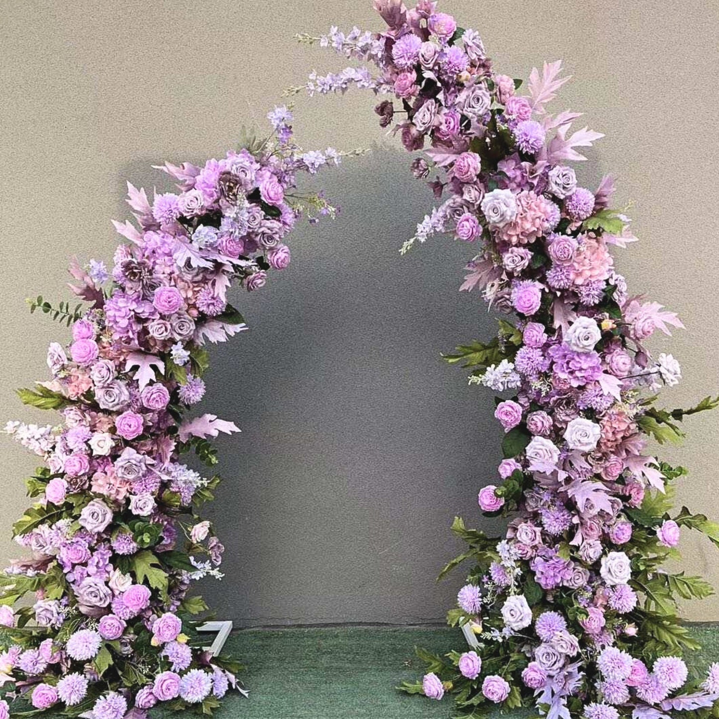 Hochzeitsbogen Halbkreis Lavendel