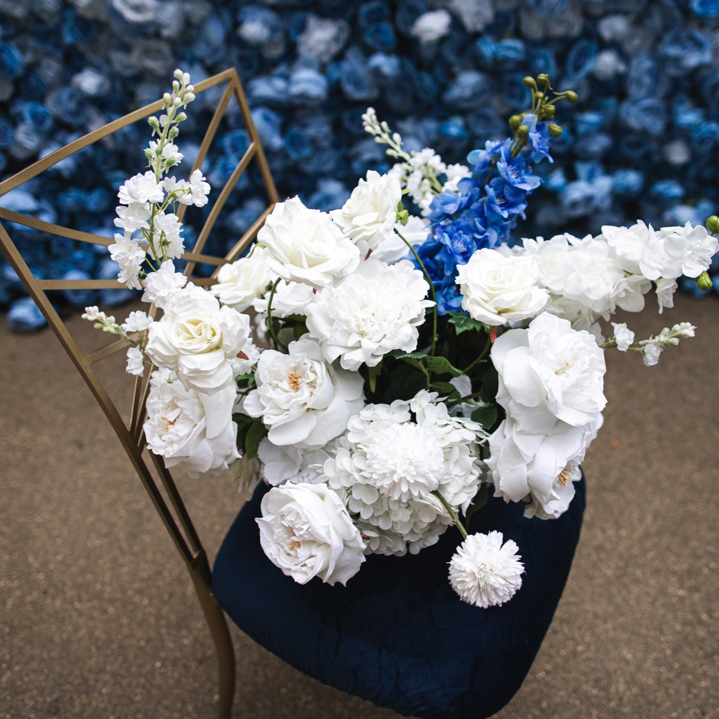 Anna Rot - große Blumen mit Vase