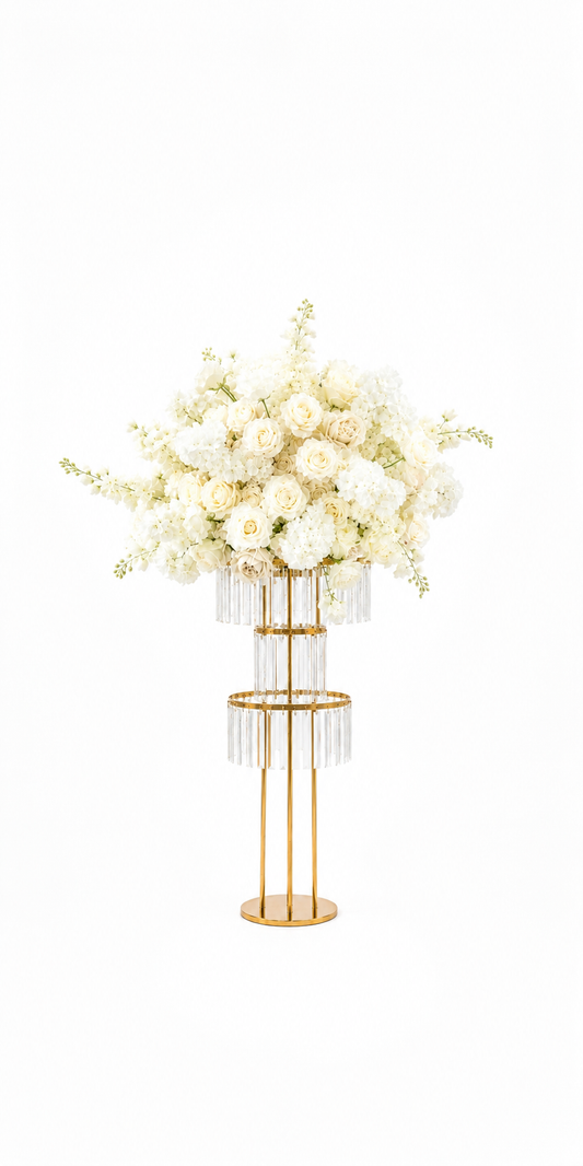 Goldener Ständer mit Blumen
