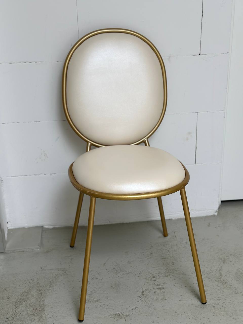 Ovaler Stuhl "Arina"